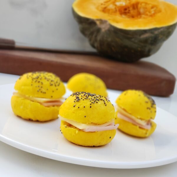 Pancitos de calabaza con jamón y queso