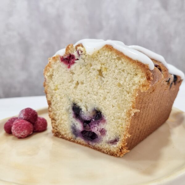 Budín con frutos rojos