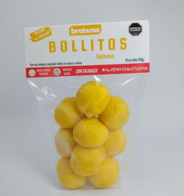 Bollitos de calabaza rellenos con parmesano y salame