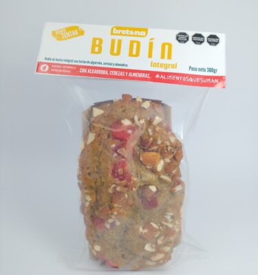 Budín integral con algarroba, almendras y cerezas