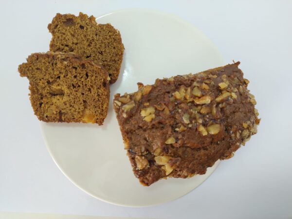 Budín con ananá y nueces