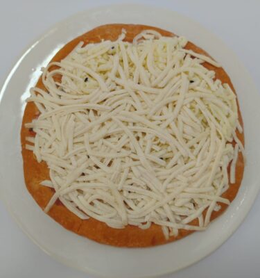 Pizzeta con masa de pimiento doble queso